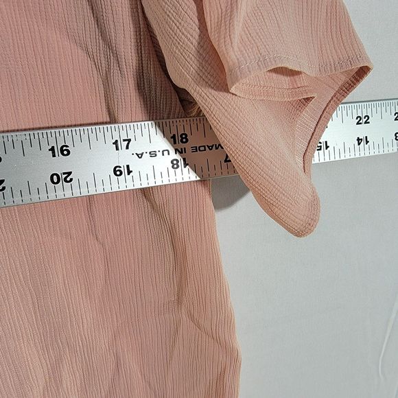 UNIQLO Pink Crinkle Oversized Boxy Short Sleeve Key Hole Back Blouse Crew Neck S - Picture 7 of 7